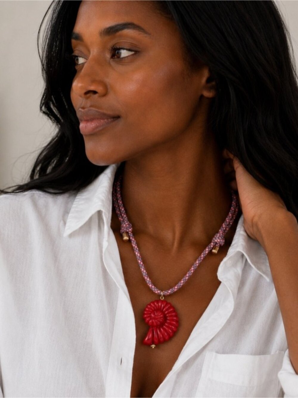 New! Coastal Trendy Red Shell Cord Necklace NWOT 5008